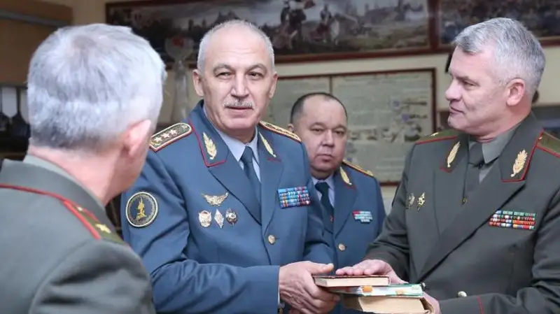 Министр обороны Казахстана находится с официальным визитом в Беларуси, фото - Новости Zakon.kz от 21.11.2023 22:37