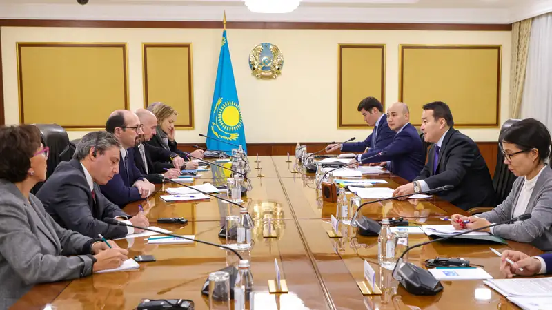 Смаилов обсудил экономику Казахстана с главой миссии МВФ