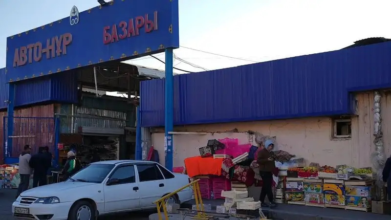 Аким Шымкента пообещал разобраться с рынком "Авто-Нур", фото - Новости Zakon.kz от 23.11.2023 09:45