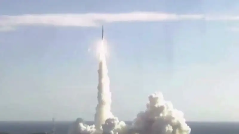 SpaceX запустил первый шпионский спутник для Южной Кореи, фото - Новости Zakon.kz от 02.12.2023 05:35