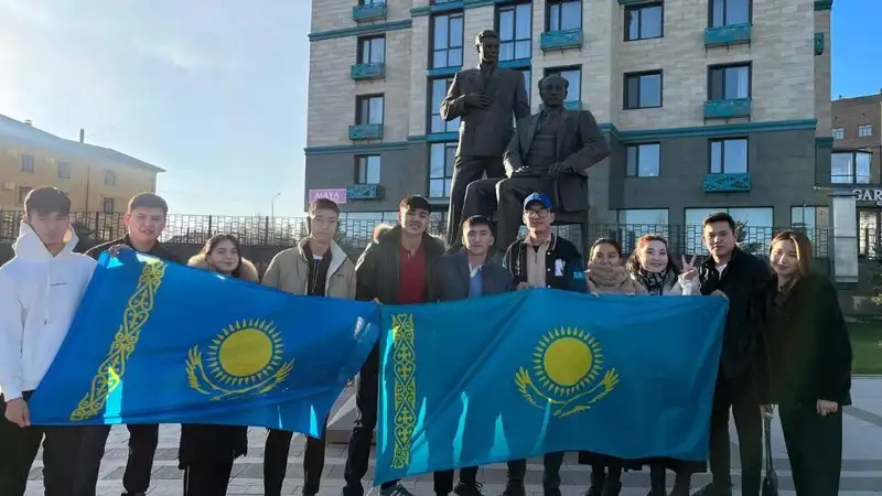 В рамках проекта "Жастар керуені" акмолинцы посетили город Семей, фото - Новости Zakon.kz от 13.11.2023 16:00