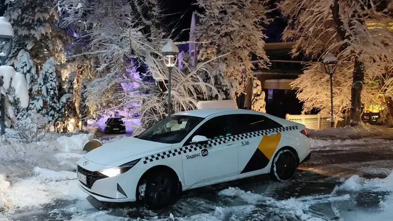 Когда выгоднее ездить на такси в новогоднюю ночь, фото - Новости Zakon.kz от 22.12.2023 16:30