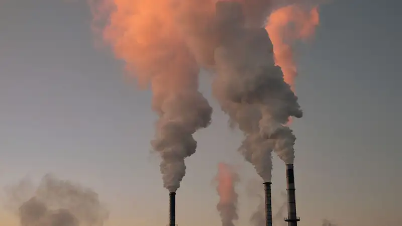 О повышенном загрязнении воздуха предупредили жителей семи городов Казахстана, фото - Новости Zakon.kz от 23.12.2023 09:36