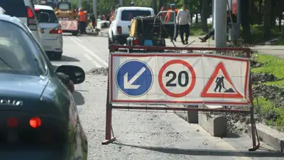 Средний дорожный ремонт начали на улице Шаляпина в Алматы, фото - Новости Zakon.kz от 18.08.2023 16:58