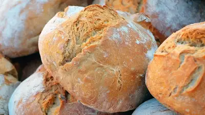 Министр торговли сравнил цены на хлеб в Казахстане и Узбекистане, фото - Новости Zakon.kz от 20.10.2023 17:25