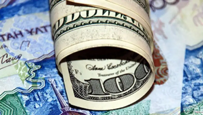 Инвесторы продолжают скупать валюту, фото - Новости Zakon.kz от 22.12.2015 16:11