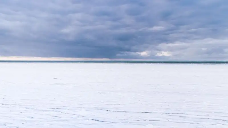 На Бухтарминском водохранилище закрыли ледовую переправу