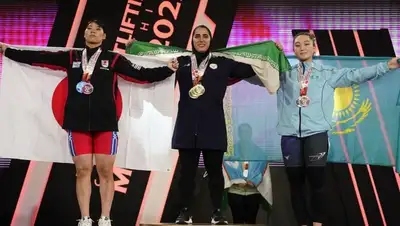 Завоевала бронзовую медаль на ЧА по тяжелой атлетике, фото - Новости Zakon.kz от 14.10.2022 20:14