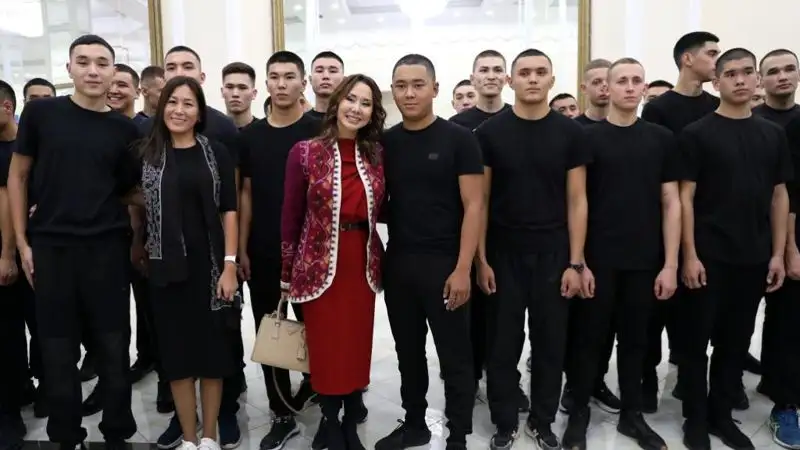 В Астане торжественно проводили новобранцев в Службу госохраны, фото - Новости Zakon.kz от 12.10.2023 17:26