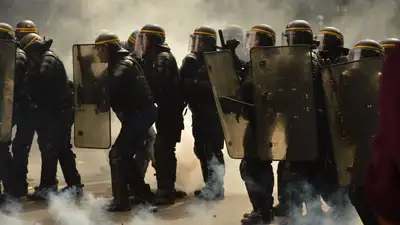 В Тбилиси полиция применила слезоточивый газ и водомет для разгона протестующих, фото - Новости Zakon.kz от 08.03.2023 01:53
