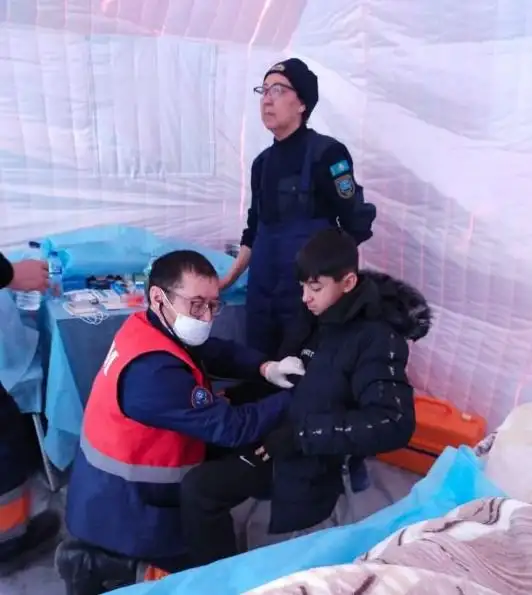 Казахстанские медики оказывают помощь жителям Турции, фото - Новости Zakon.kz от 11.02.2023 14:12