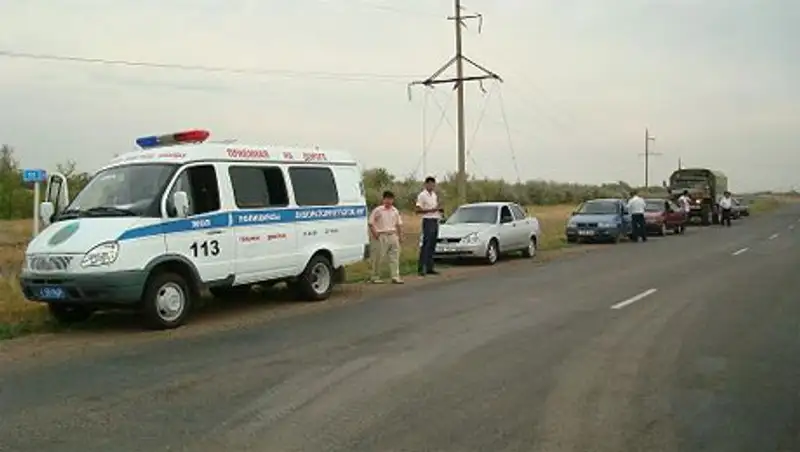 Во время акции «Приемная на дороге» со своими проблемами обратилось шесть тысяч граждан, фото - Новости Zakon.kz от 12.11.2013 17:32