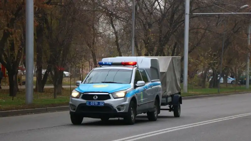 В Жамбылской области водитель такси ударил полицейского при оформлении штрафа