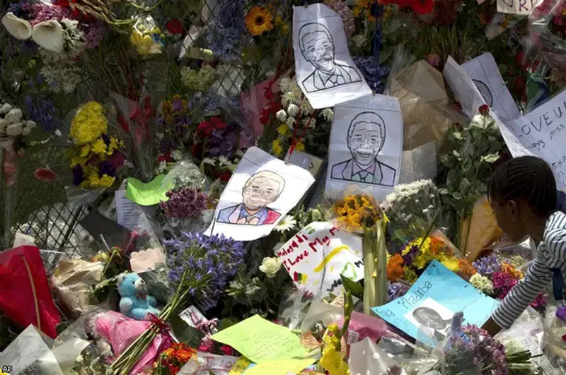 В ЮАР похоронили Нельсона Манделу, фото - Новости Zakon.kz от 16.12.2013 01:05
