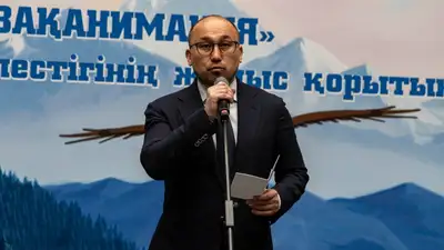 Абаев наградил мультипликаторов благодарственными письмами, фото - Новости Zakon.kz от 09.12.2022 12:30