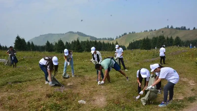 Почти 5 тысяч деревьев высадят в рамках общегородского субботника Almaty Clean & Green, фото - Новости Zakon.kz от 17.04.2023 15:34