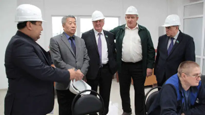 Избиратели Северного Казахстана встречают парламентариев, фото - Новости Zakon.kz от 04.12.2013 00:18