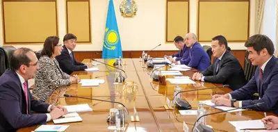 Смаилов провел переговоры с региональным директором Всемирного банка, фото - Новости Zakon.kz от 22.08.2023 19:22