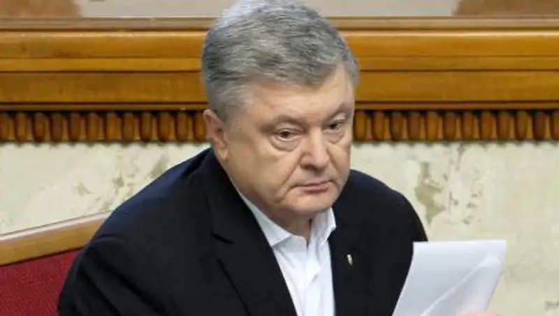 Порошенко пообещал забрать у России Крым в течение года