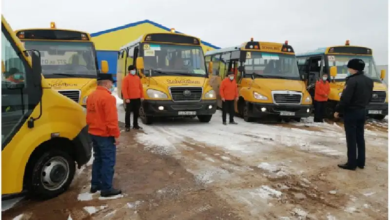 Техсостояние школьных автобусов проверили в столице