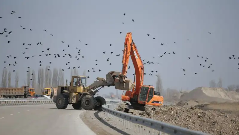 О качестве дорог высказался Касым-Жомарт Токаев, фото - Новости Zakon.kz от 20.10.2022 10:24