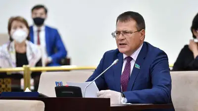 Сенатор Лукин: Иностранные бизнесмены должны в бюджет Казахстана более 4 млрд тенге, фото - Новости Zakon.kz от 20.04.2023 14:54