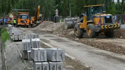 В Алматы ремонт проспекта Гагарина не успевают закончить в срок, фото - Новости Zakon.kz от 07.09.2023 16:28