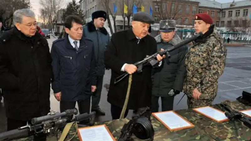 В СКО с рабосим визитом побывали депутаты Сената Парламента, фото - Новости Zakon.kz от 28.11.2013 20:17