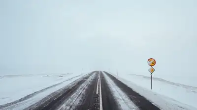 В СКО из-за непогоды ограничено движение на семи республиканских трассах