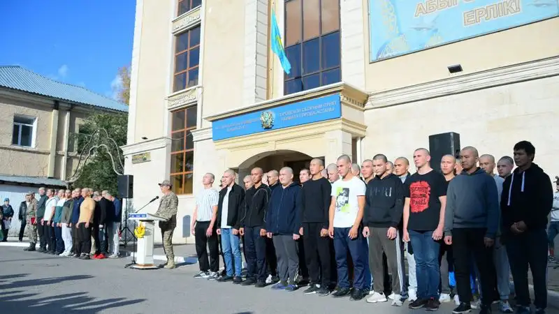 В Астане прошли проводы первой команды осеннего пополнения в ряды Вооруженных сил