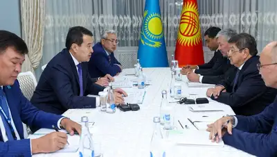Алихан Смаилов провел переговоры с главой Правительства Кыргызстана