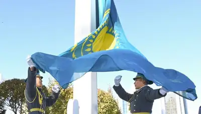церемония поднятия флага, фото - Новости Zakon.kz от 25.10.2022 12:16