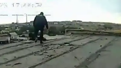Девушка пыталась спрыгнуть с пятиэтажки в Балхаше, фото - Новости Zakon.kz от 26.09.2023 06:45