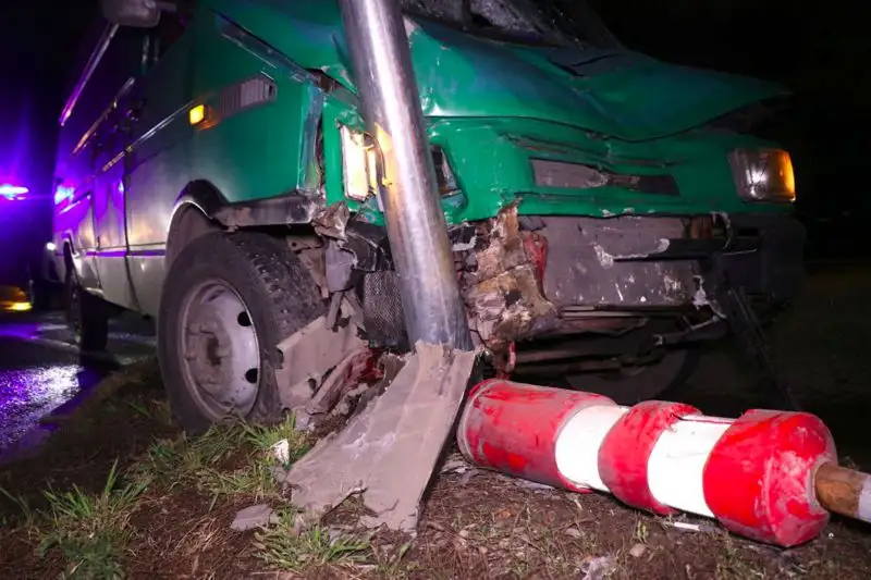 Пешеход погиб под колесами микроавтобуса в Алматы, фото - Новости Zakon.kz от 02.11.2023 07:07