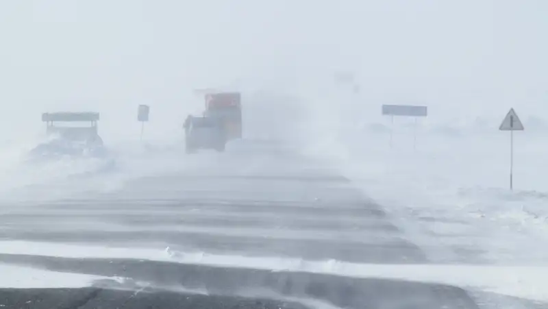 В ВКО введено ограничение движения на трассе