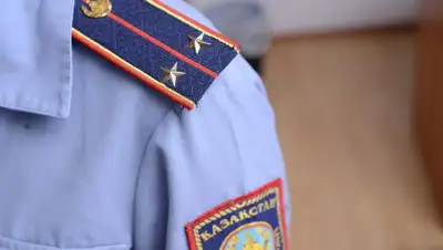 полицейские , спасли мужчину  , фото - Новости Zakon.kz от 23.05.2022 11:31