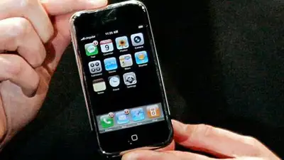 iPhone первой модели продали за 84 млн тенге на аукционе , фото - Новости Zakon.kz от 18.07.2023 06:15