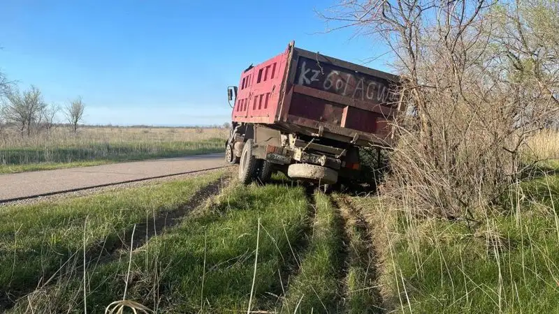 В Алматинской области погиб водитель автомашины УАЗ при столкновении с грузовиком, фото - Новости Zakon.kz от 26.04.2023 20:10