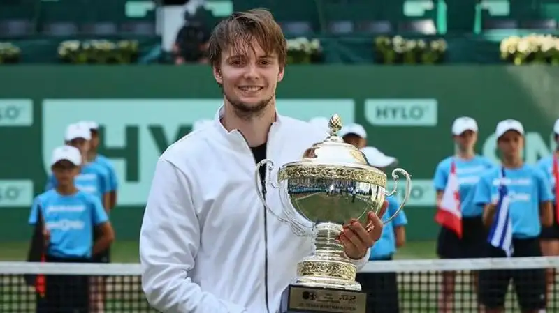 Александр Бублик остался на прежней позиции в рейтинге ATP 