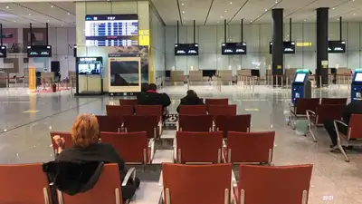 В аэропорту Астаны опоздавшая на рейс женщина устроила скандал, фото - Новости Zakon.kz от 02.08.2023 18:53