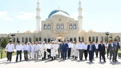 Пресс-служба акима Туркестанской области, фото - Новости Zakon.kz от 03.07.2018 19:31