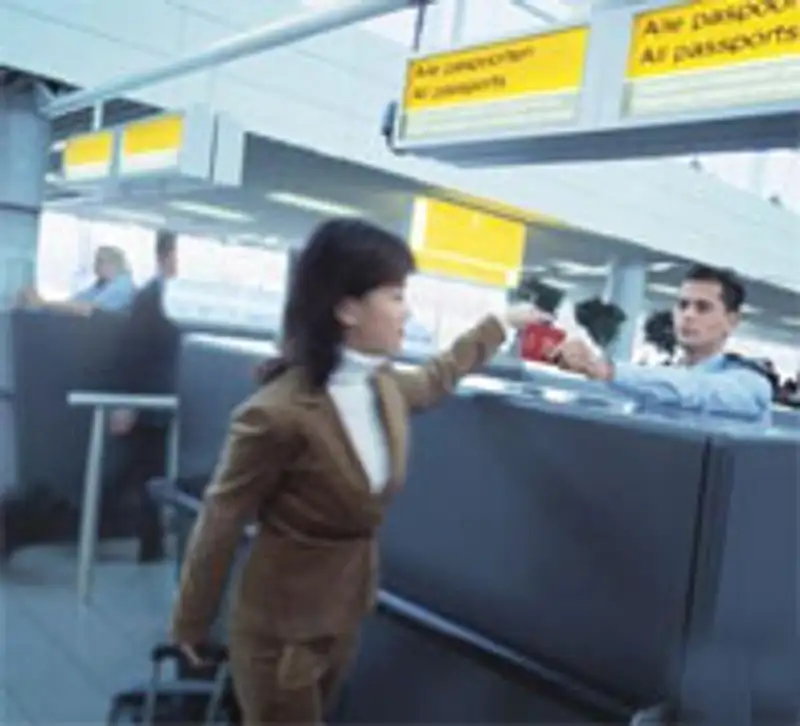 Минтранском Казахстана предлагает упростить таможенный и паспортный контроль в аэропортах, фото - Новости Zakon.kz от 15.09.2011 15:24