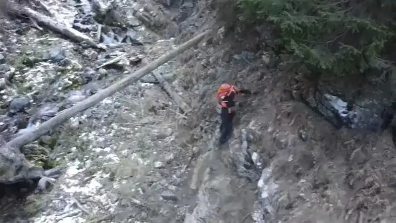 Более 70 человек искали три дня мужчину в горах Алматы, фото - Новости Zakon.kz от 06.11.2023 15:56