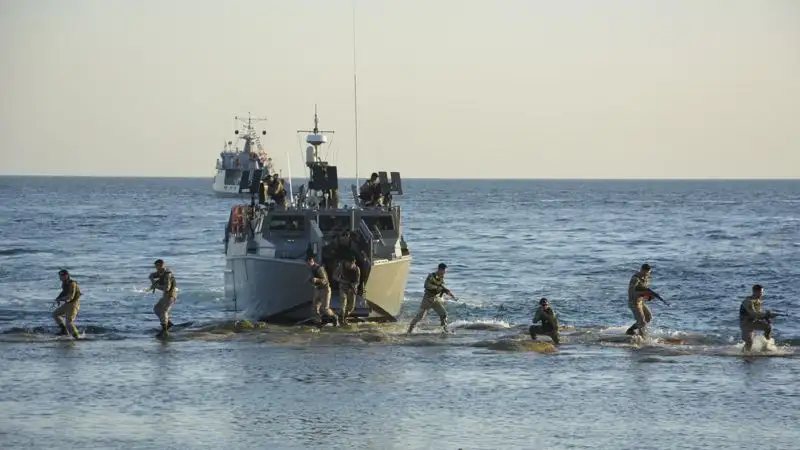 Парад военных кораблей в Каспийском море прошел в Актау, фото - Новости Zakon.kz от 18.08.2023 13:30