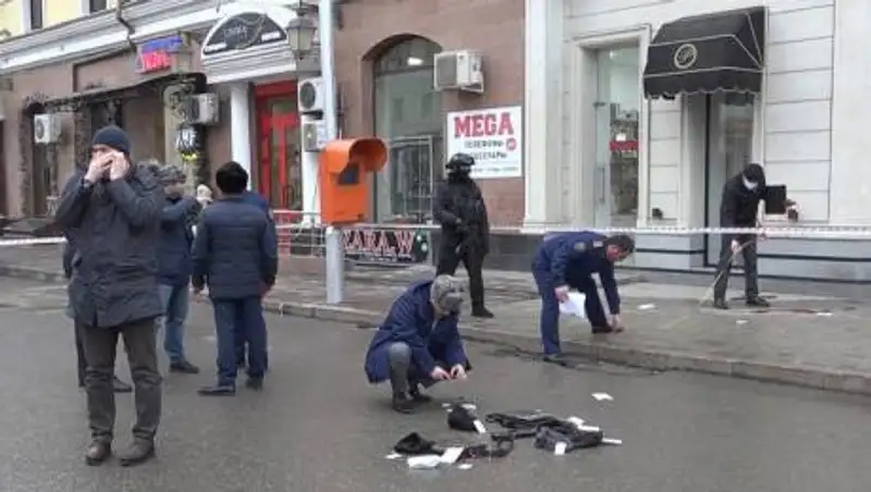 Опубликовано полное видео нападения на полицейских в Грозном