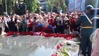 Русский дом в Алматы проведет 9 Мая "Бессмертный полк" в онлайн-формате, фото - Новости Zakon.kz от 29.04.2023 17:43