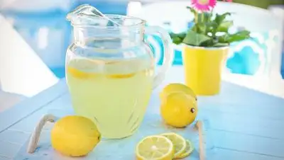 Зачем нужно класть лимон в морозилку, и при чем тут рак: ответ тебя удивит!