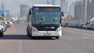 Власти Астаны намерены усилить борьбу с безбилетниками в автобусах
