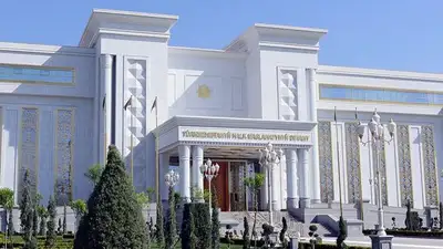 Более 400 заключенных помиловал президент Туркменистана в честь Ночи всемогущества , фото - Новости Zakon.kz от 17.04.2023 05:00