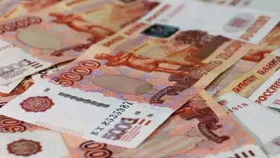 Банкам второго уровня планируют разрешить разовый вывоз наличных рублей из Казахстана, фото - Новости Zakon.kz от 11.11.2022 18:25